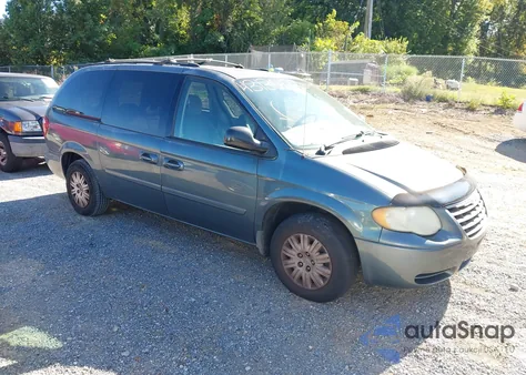 2005 Chrysler Town & Country Lx from USA, damaged, VIN 2C4GP44R05R355192